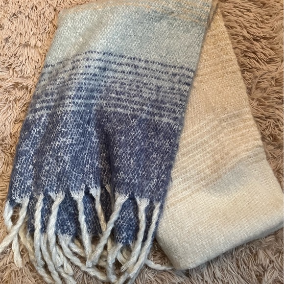 Chunky Scarf - Picture 2 of 3